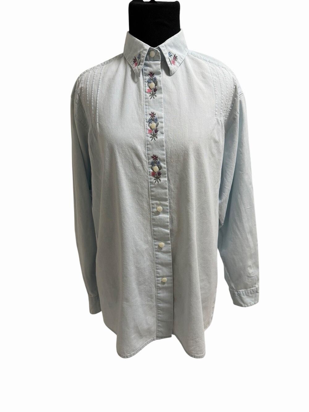 Vintage Partners by Mervyn's Womens Button Shirt Size Med Pale Blue Long Sleeve